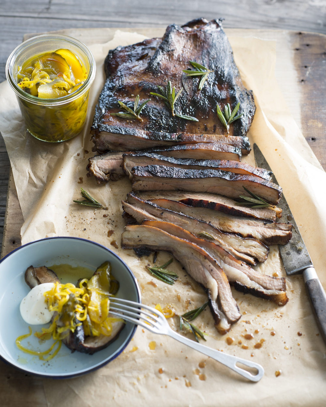 Recipe: Grilled marinated lamb skirt with bread and butter pickles
