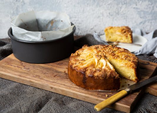 Recipe: Apple and olive oil cake with hazelnut crust