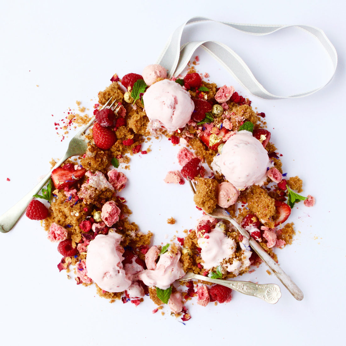 Recipe: Berry Christmas Wreath
